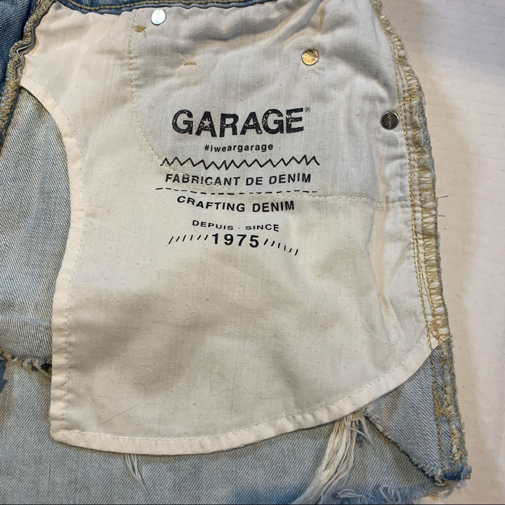 Size 9 Garage distressed denim high rise light wash festival shorts - Picture 13 of 15